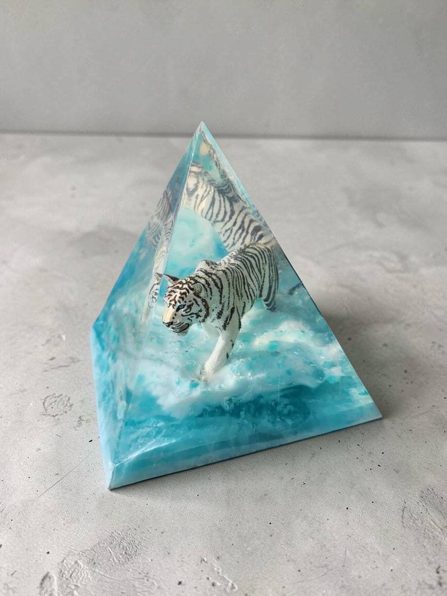 Pyramide tigre blanc